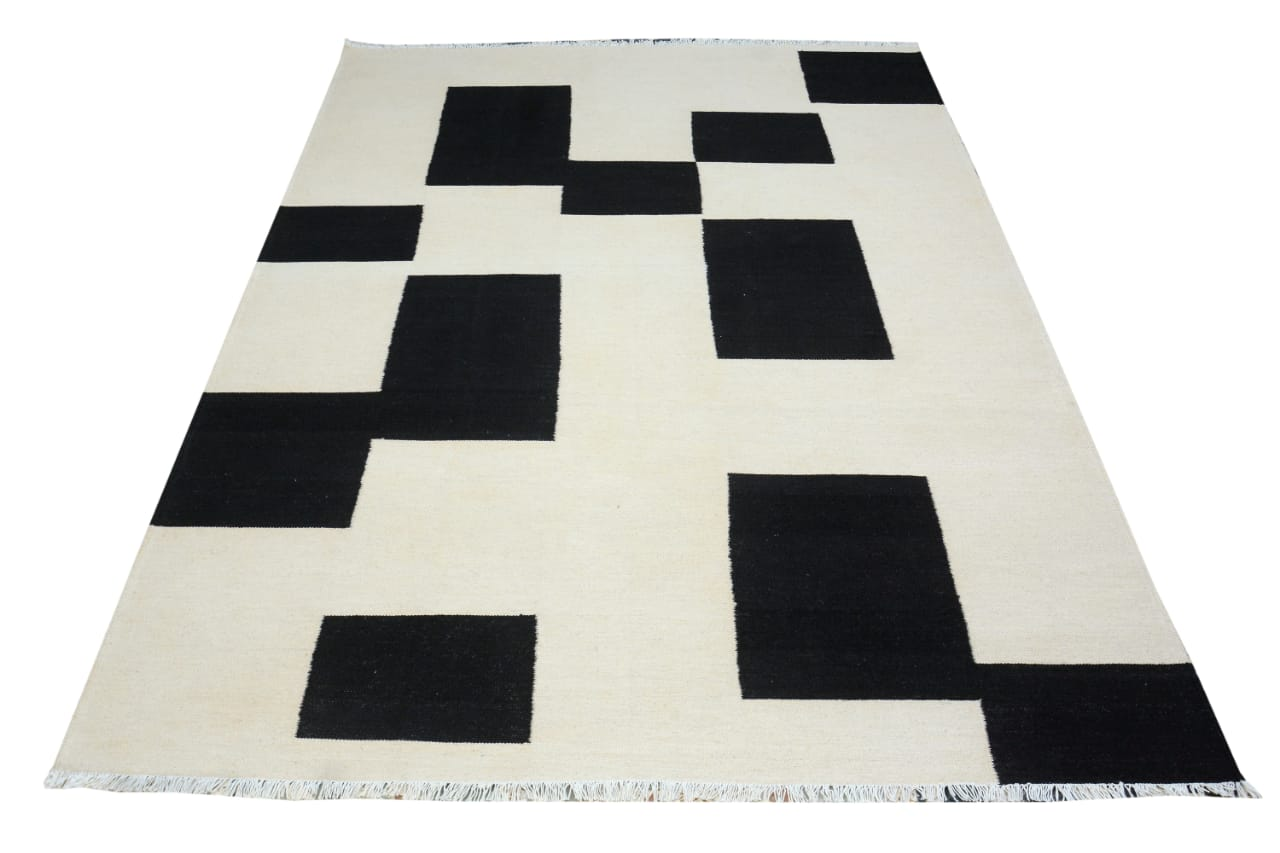 Modern Handmade Coral Rug - Colorful and Attractive Woolen Rug | Fybernots