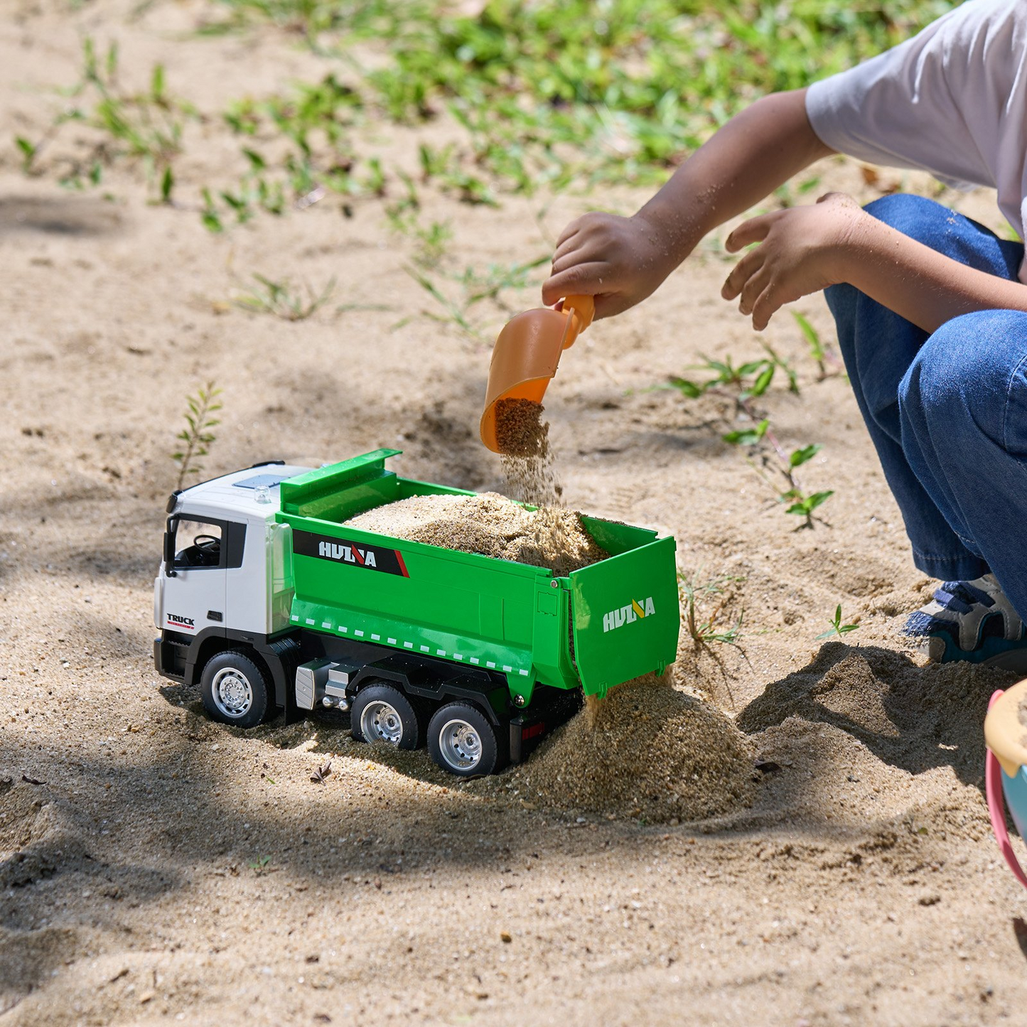 Christmas Gift! VEVOR RC Remote Control Dump Truck Toy Construction Vehicle Toy 9CH 1:18 Scale