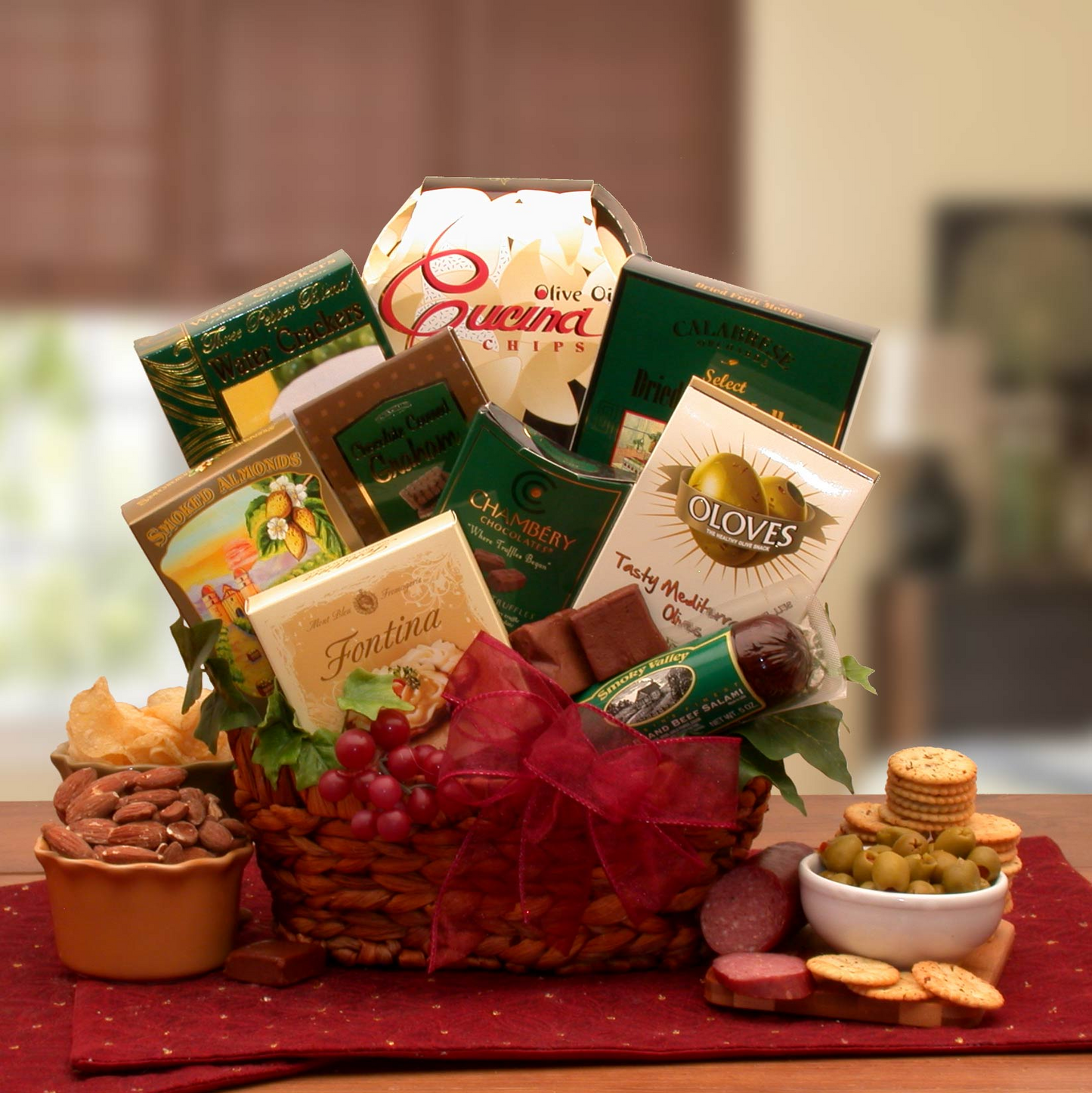 Vintage Gourmet Gift Basket – Elegant Seagrass Basket with Gourmet Treats